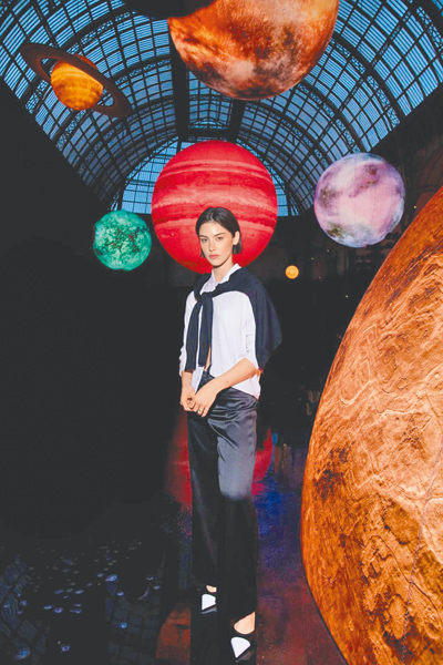 葛蕾西亞伯拉罕出任香奈兒珠寶大使散發搖滾時尚氣息